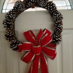 18" Pinecones Wreath 