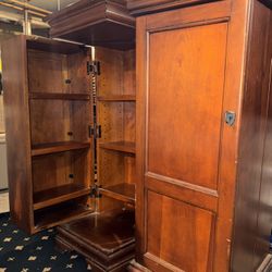 Media/DVD storage cabinet