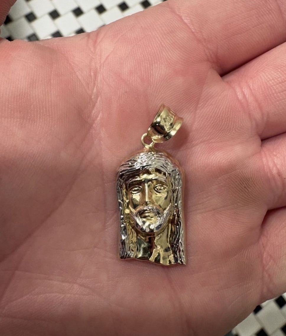 10k Jesus Pendant