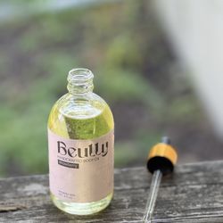 “4oz Strawberry Scented Body Oil – All Natural & Long Lasting”