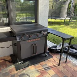 Blackstone 36in With pop up Table,  cover & Accessories 