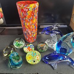 LOT OF GLASS ART GLASS PAPERWEIGHTS