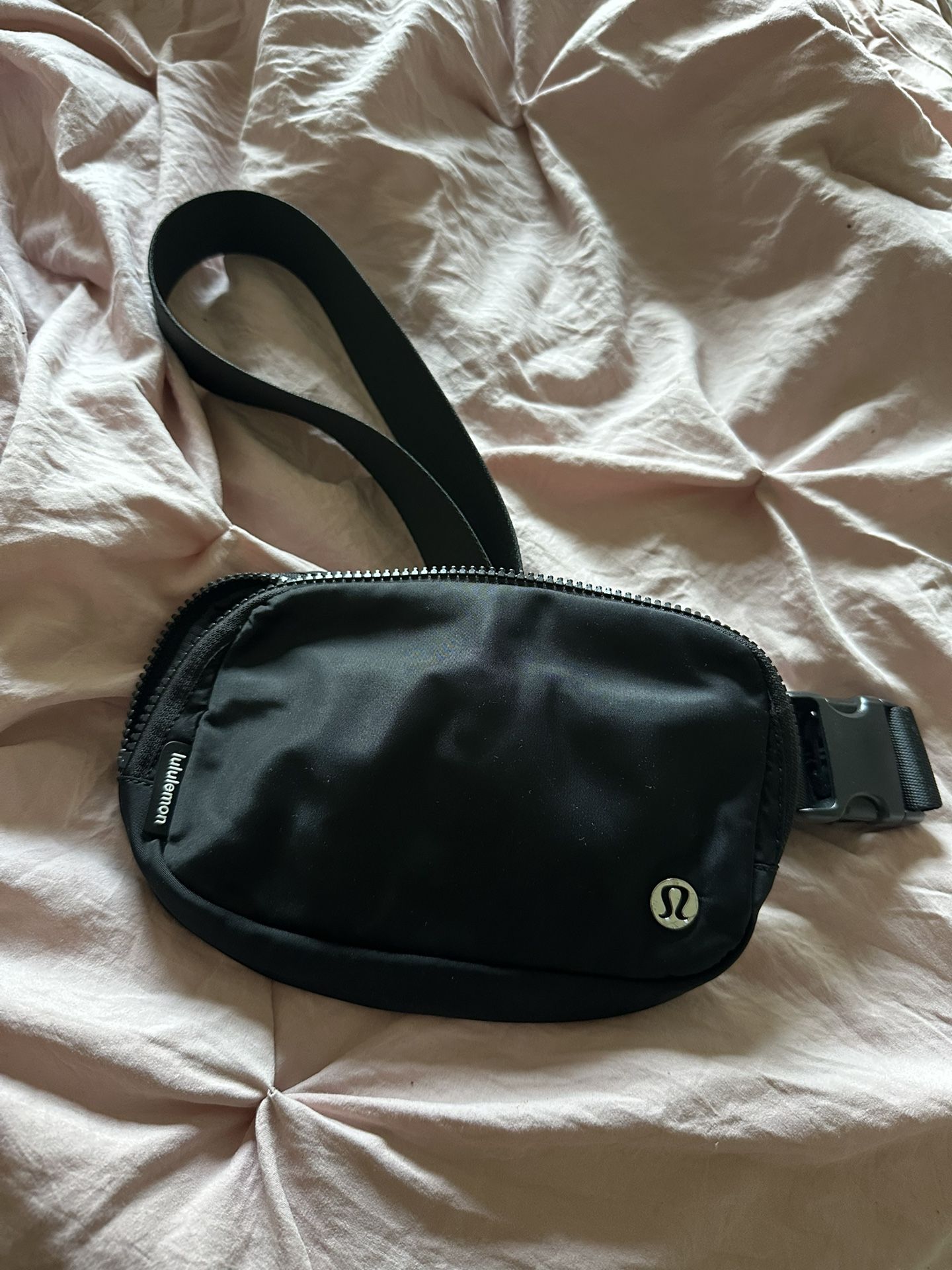 Lululemon Everywhere Belt Bag 1L