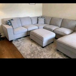 Sectional Couch with Pillows 
