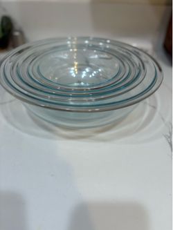 Pyrex glass nesting bowls
