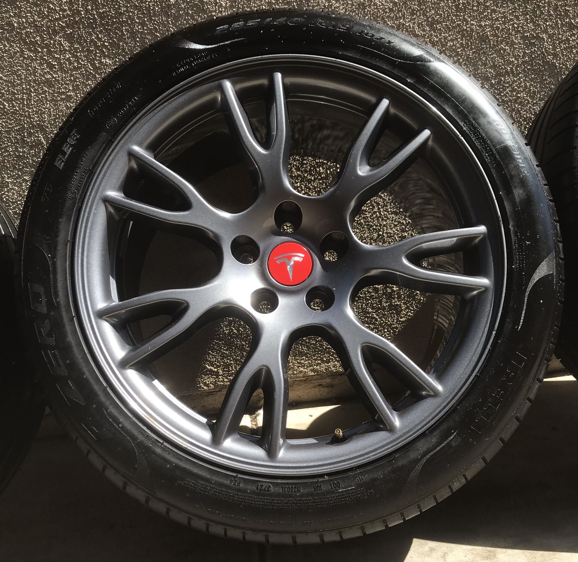 Tesla Model S 19 inch Tempest Wheels