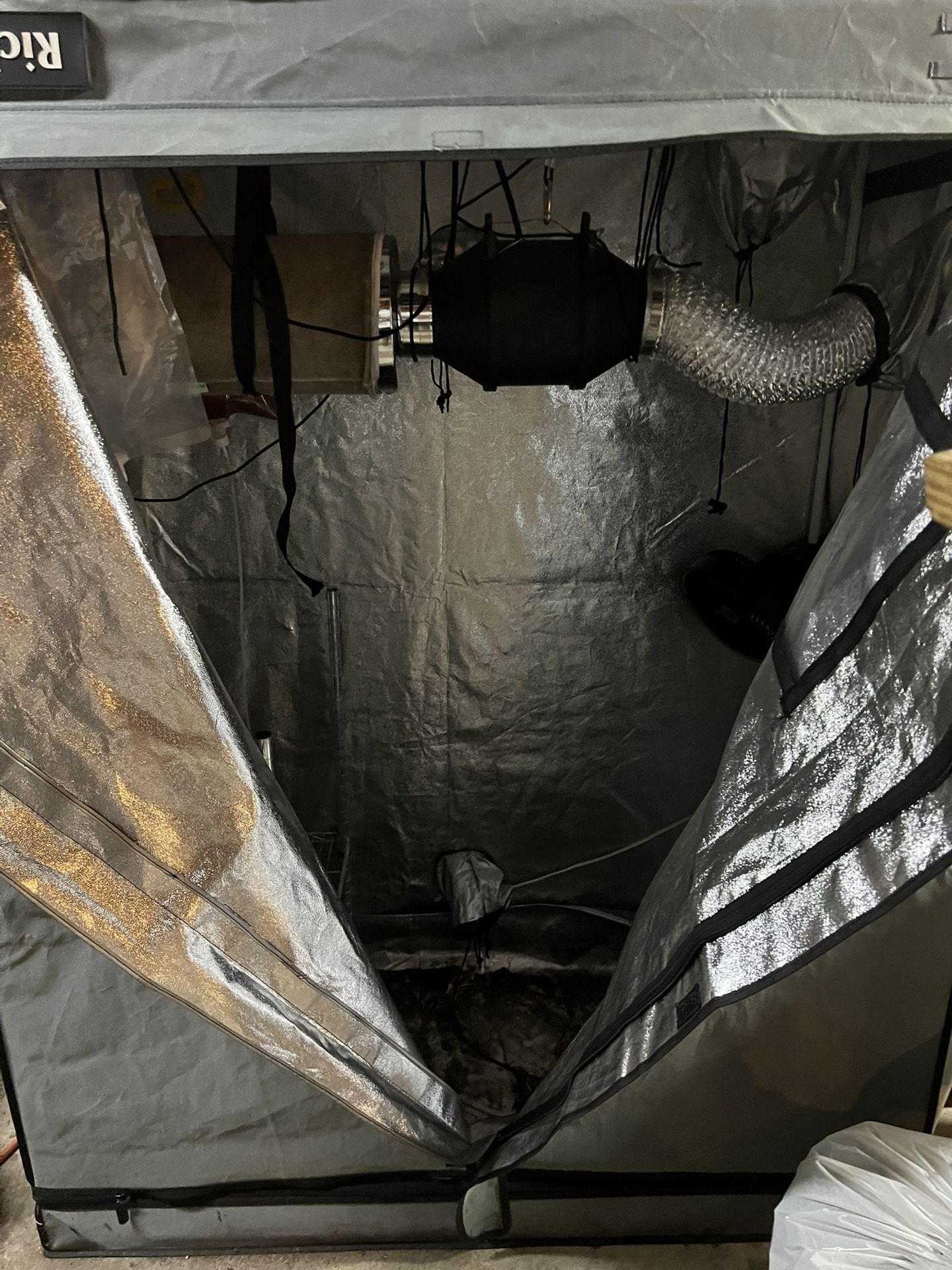 4’ x 2’ x 60” Grow Tent Complete Set Up