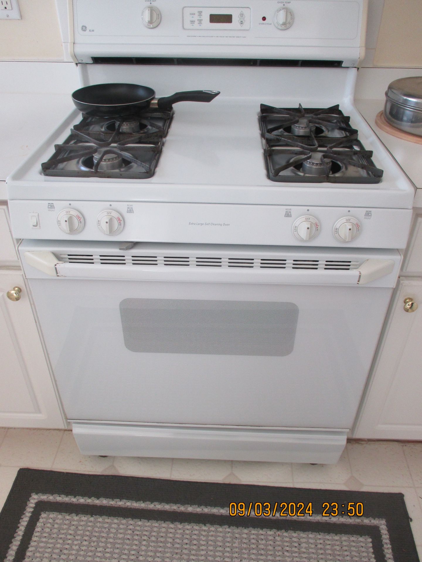 GE Kitchen Appliance Bundle All White 
