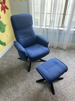 Modern Swivel Recliner Chair & Ottoman – Great Condition!