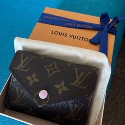 Louis Vuitton Women’s Small Wallet