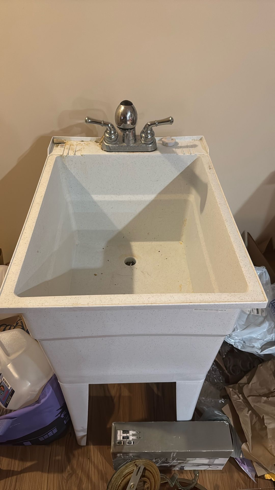 Utility Sink / Laundry Sink