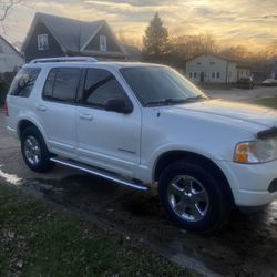 2004 Ford Explorer
