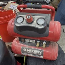 4 gallon air compressors