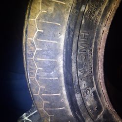 Trailor House Axle Tires