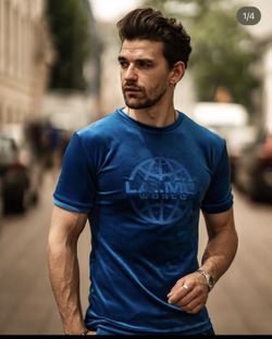 Man Velvet t shirt