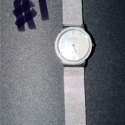 Skagen Ancher SKW2152 women's watch with a silver-tone mesh stainless steel band, crystal-set bezel, and mother-of-pearl dial. 