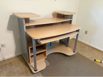 Computer desk