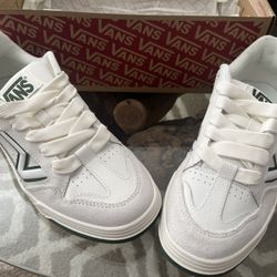 Vans White Leather Mens Size 7.5 Or Women’s Size 9 BRAND NEW