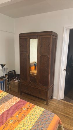Vintage Child Wardrobe