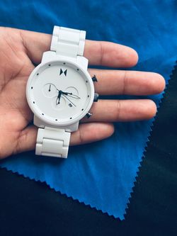 MVNT Watch