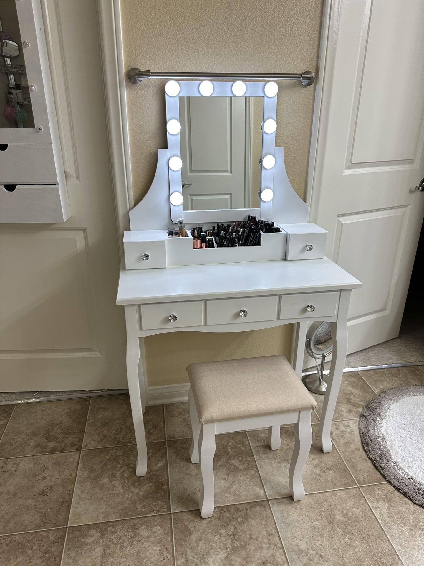 White Makeup Vanity Set 