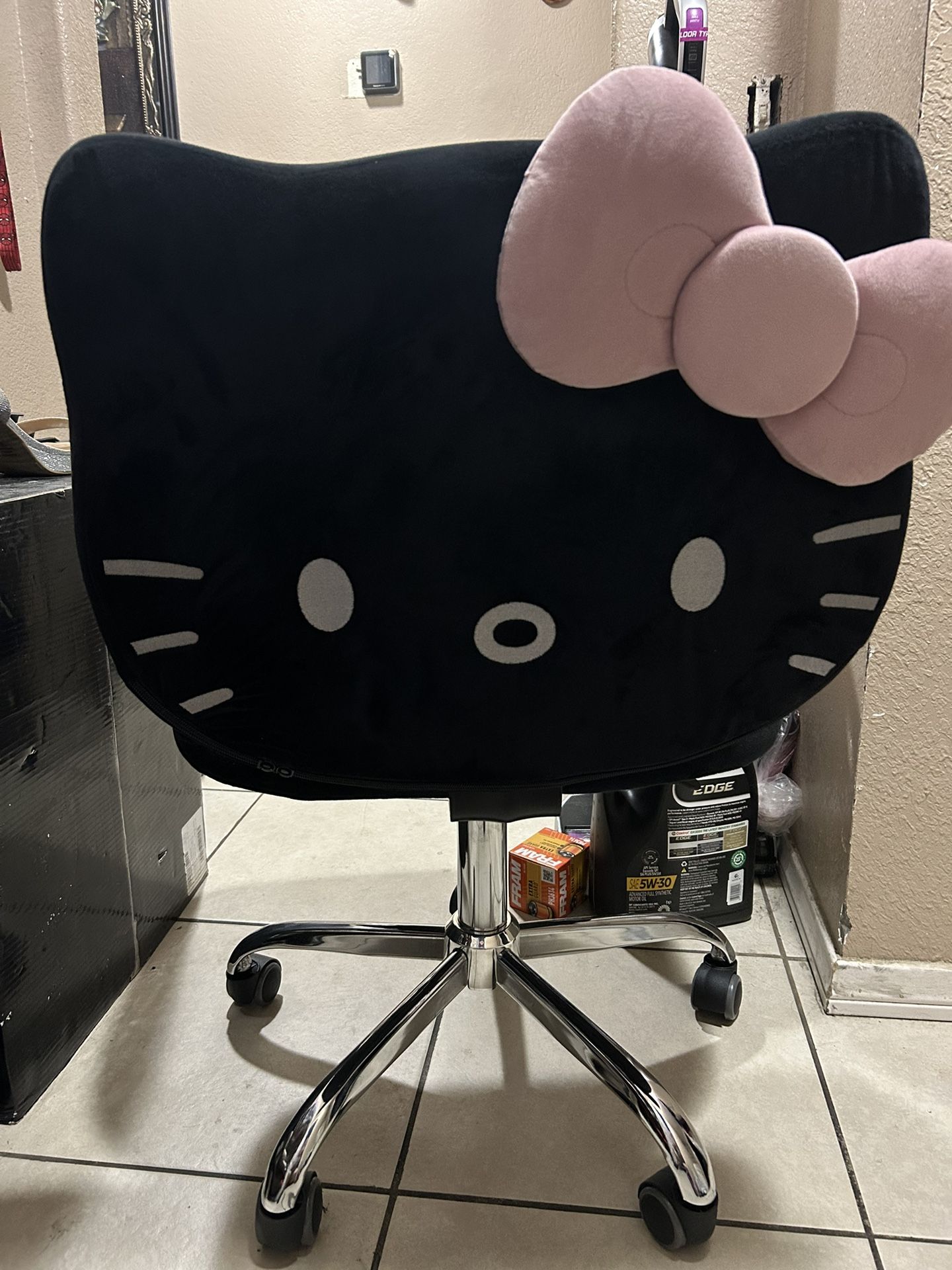 Impressions Vanity Hello Kitty Swivel Chair