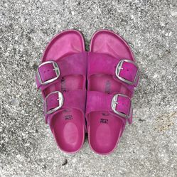 **NWOB** - Birkenstocks Arizona Big Buckle - Festival Fuchsia - Oiled Leather