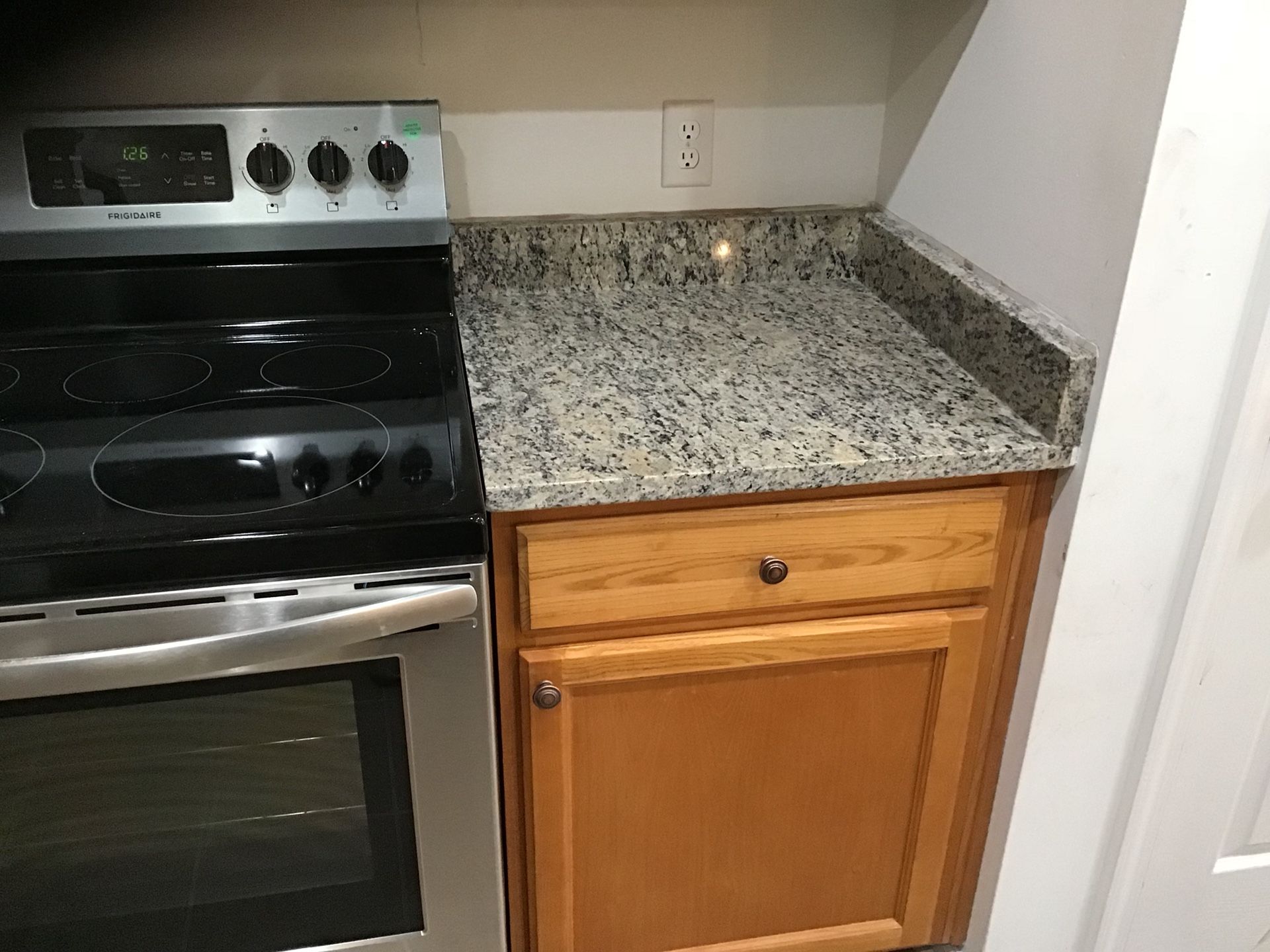 GRANITE, MARBLE, QUARTZ & CABINETS