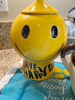 Vintage McCoy have a great day cookie jar