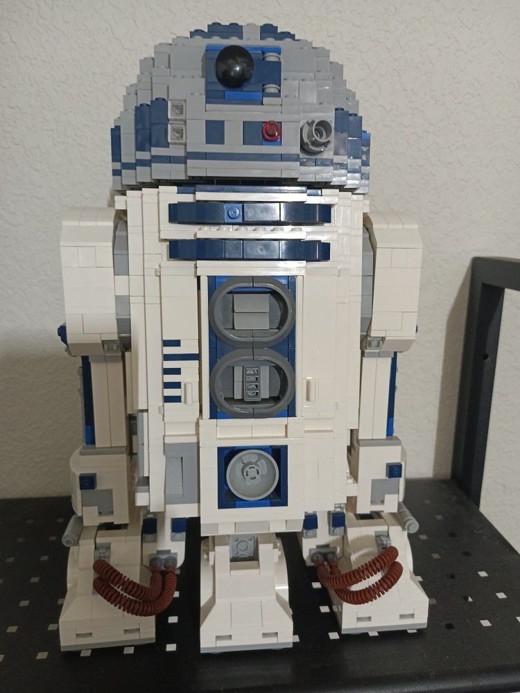 Lego Set 10225 R2D2 From 2012