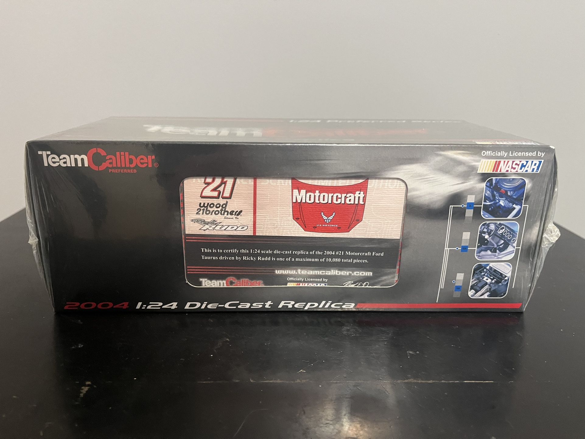 Team Caliber Preferred Series 2004 Motorcraft #21 Ricky Rudd NASCAR 1:24 Diecast Car