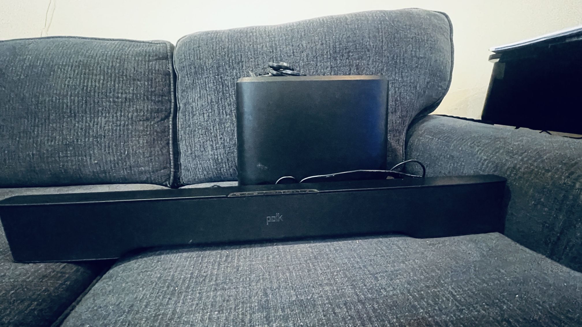Polk sound bar W/subwolfer