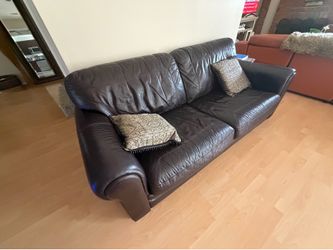 Brown Leather Sofa / Couch – Comfortable & Clean