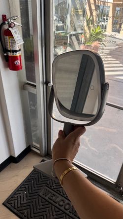 Hand mirror impressions