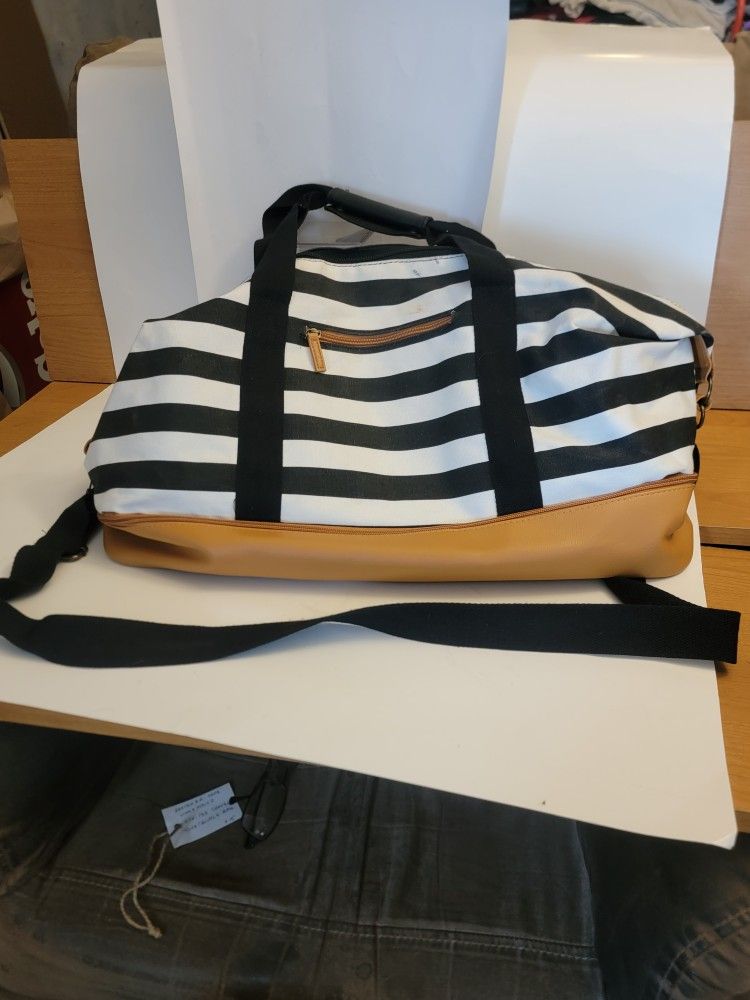 D S W Tote