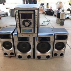 Sony  Stereo System With Speakers 