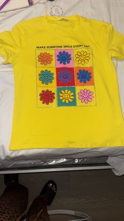 Everlynn Apparel Yellow Floral Rhinestone T-Shirt