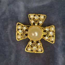 Faux Pearls Cross Brooch/pin