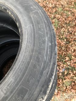 255/75R22.5 Used Tires