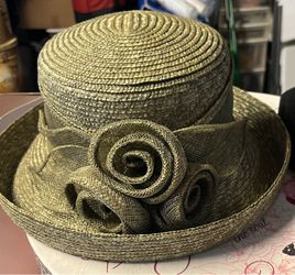 Women's Barely Worn Hats 10 Each Cash Only