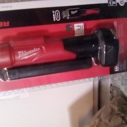 Milwaukee Stick Light With Magnet 