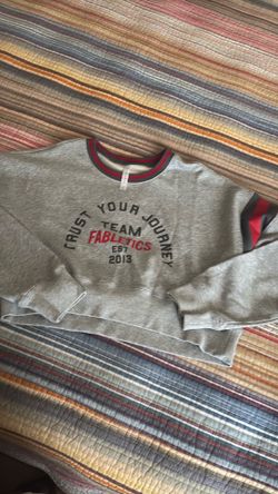 cropped sweatshirt, size S