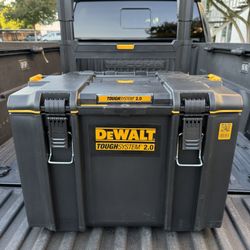Caja DeWALT ToughSystem 2.0 con ruedas – $99