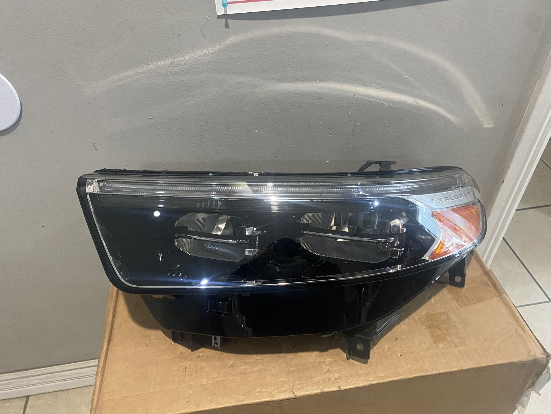 2022-2025 Ford Explorer Left Headlight