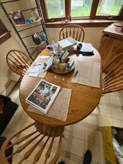 Round Oak Pedestal Dining Table with 4 Chairs