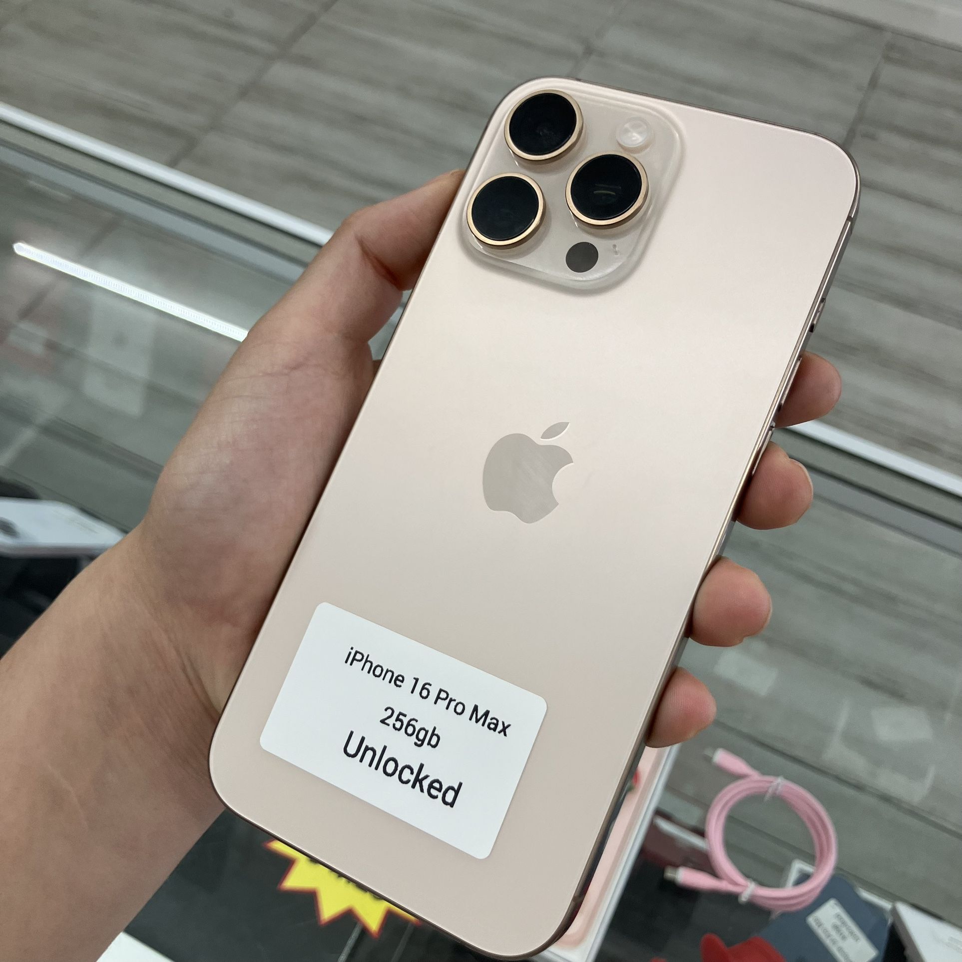 Like New iPhone 16 Pro Max Unlocked Cash Or $50 Down