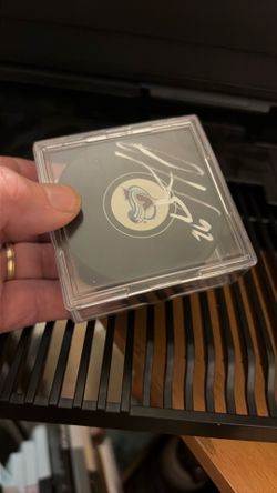 Authentic NHL puck signed Gabe Landeskog