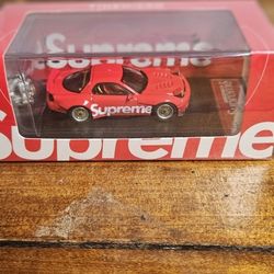 Supreme Mazda RX-7 (Hotwheels)