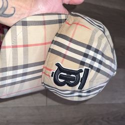 Burberry hat size M