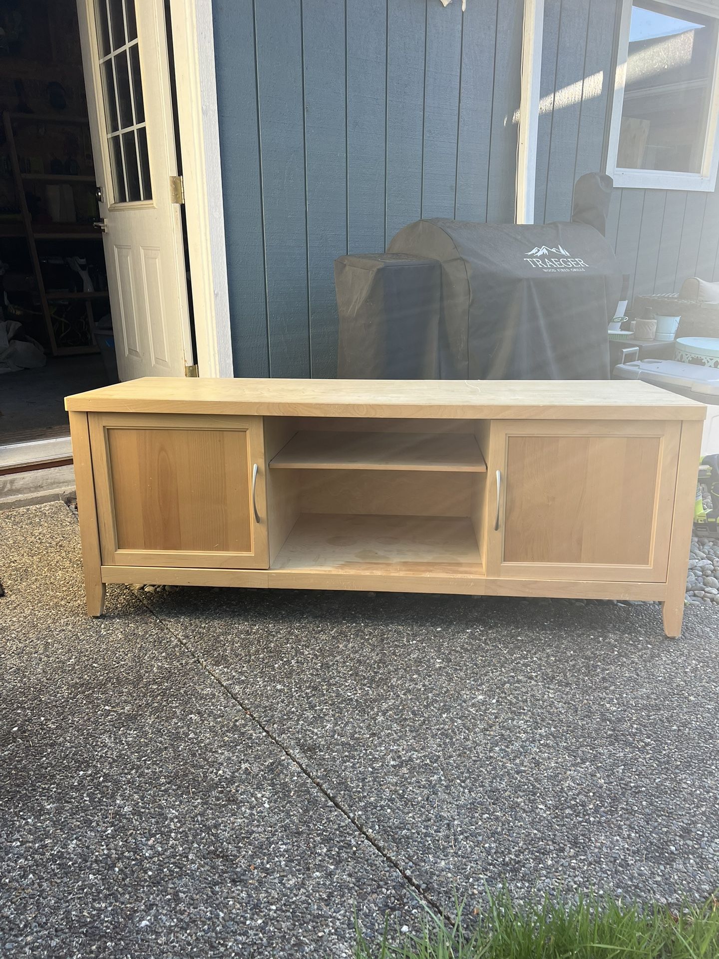 TV Stand / Entertainment Center